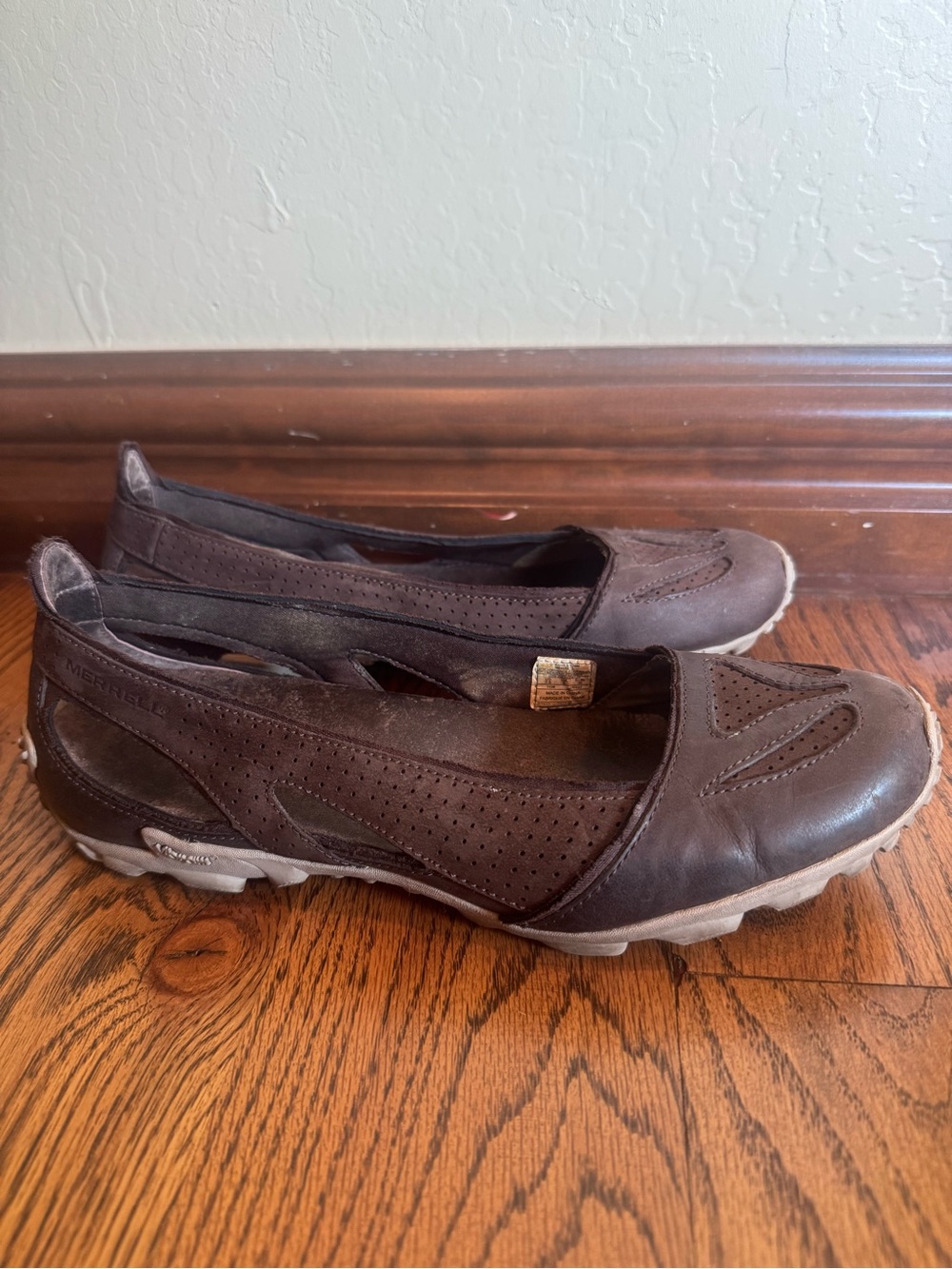 Merrell Oceania Ballet Flat Vibram Sole Leather Cut Out 7.5 Dark Brown